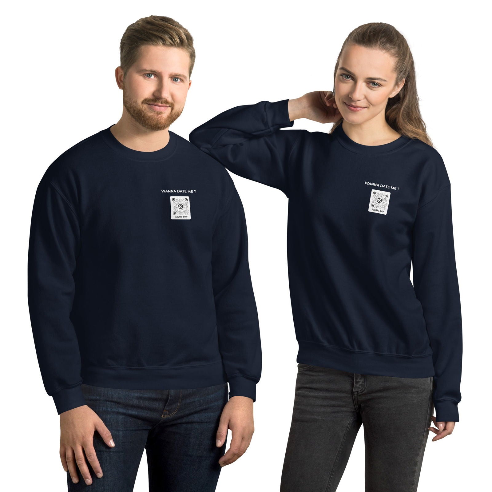 Sweat unisexe col rond personnalisable QR code Instagram poitrine - Wanna date me - foncé - Sedurro