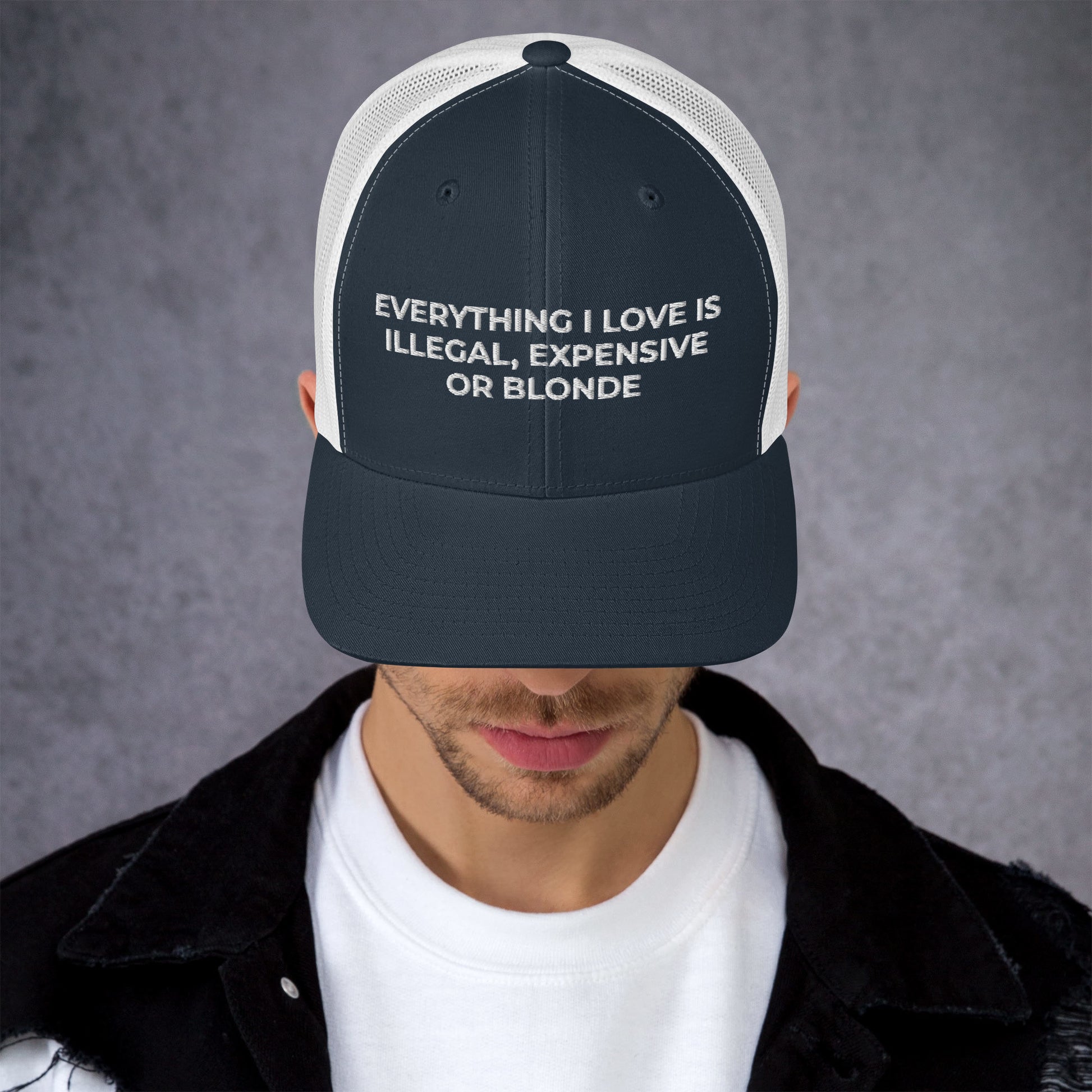 Casquette brodée Everything I love is illegal expensive or blonde - Sedurro