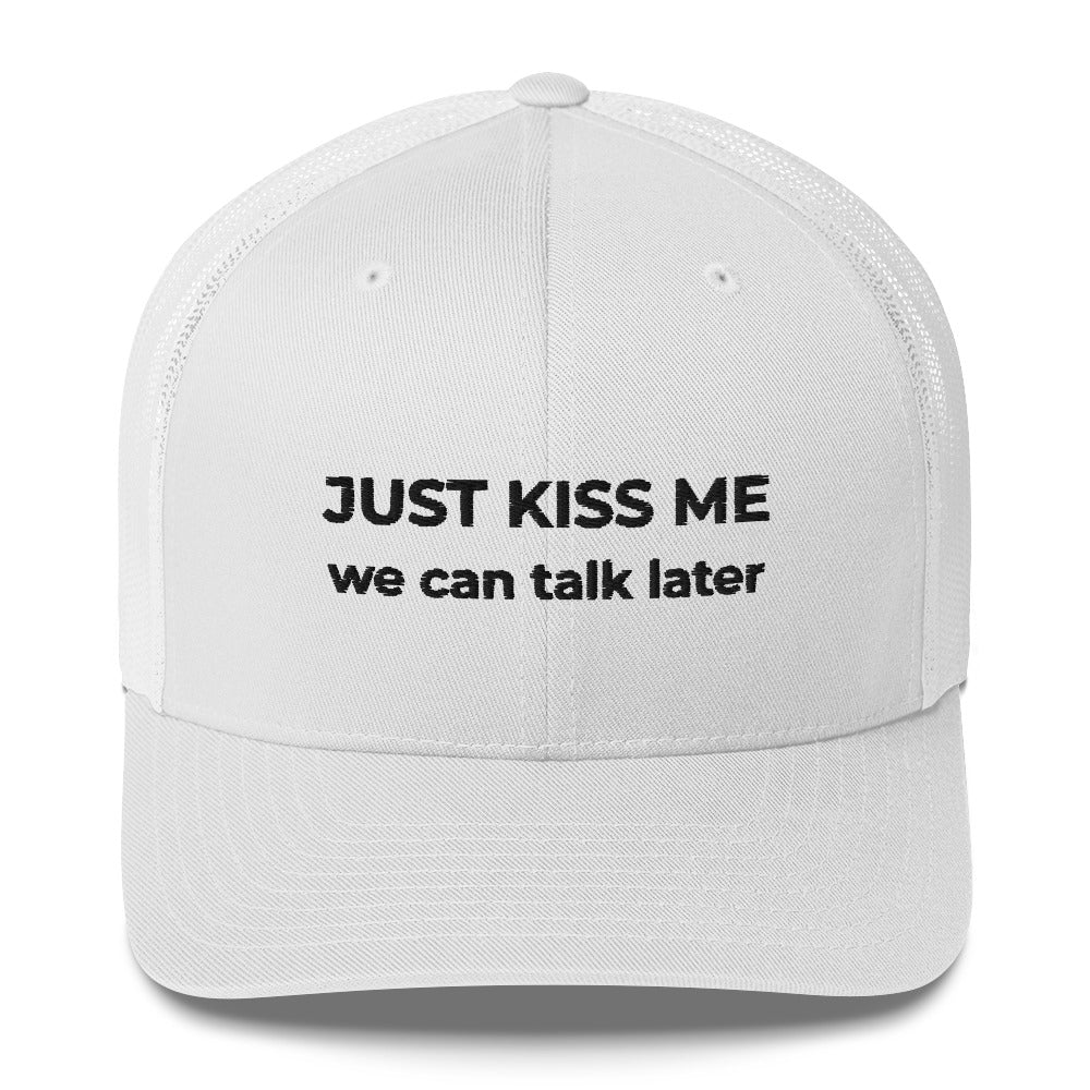 Casquette brodée Just kiss me we can talk later - Sedurro